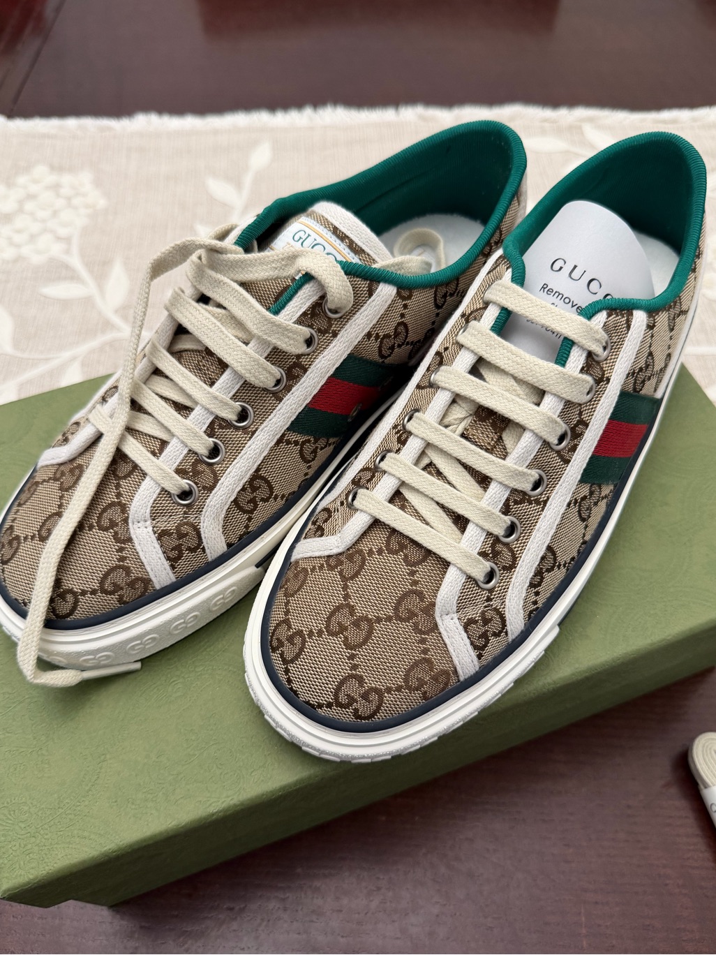 Women's Gucci Tennis 1977 Low Top Sneakers